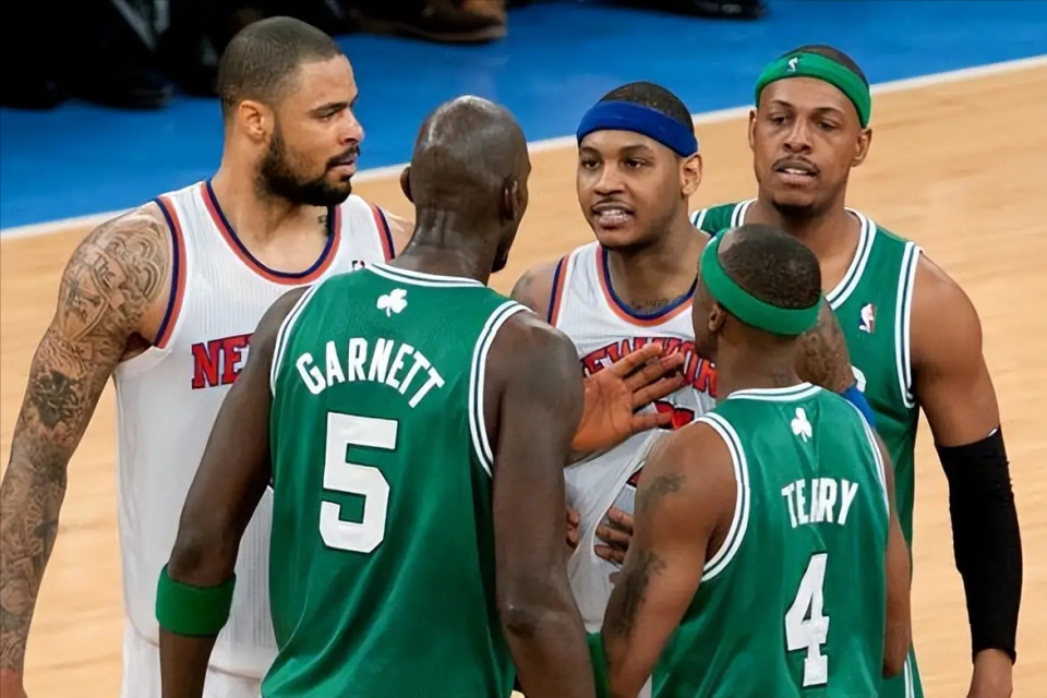 这里, 格林对着杜 这里, 格林对着杜