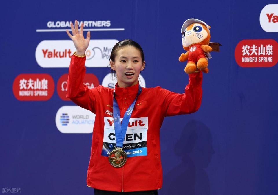 月举行, 世锦赛首位, 三连冠