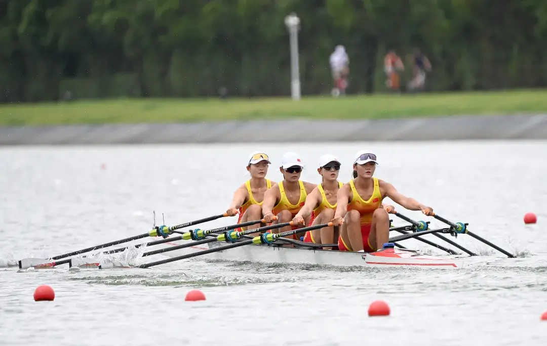 盖拉德也进, 艇联合会正