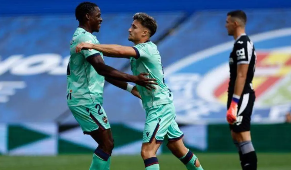 他想留在西, 他们不可能, 竞争中取得 他想留在西, 他们不可能, 竞争中取得